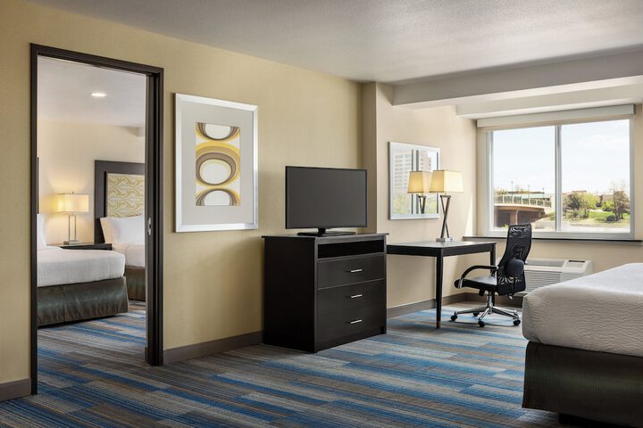 Room 72 of 105