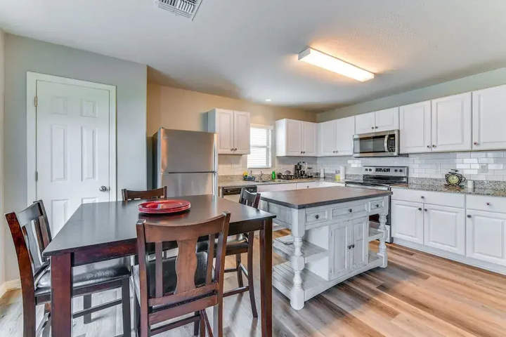 Pet-friendly Home w / Fenced Yard in Florence!