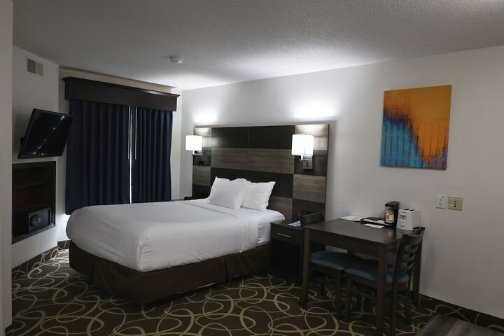 Room 70 of 109