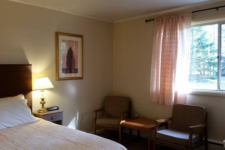 Room 13 of 33
