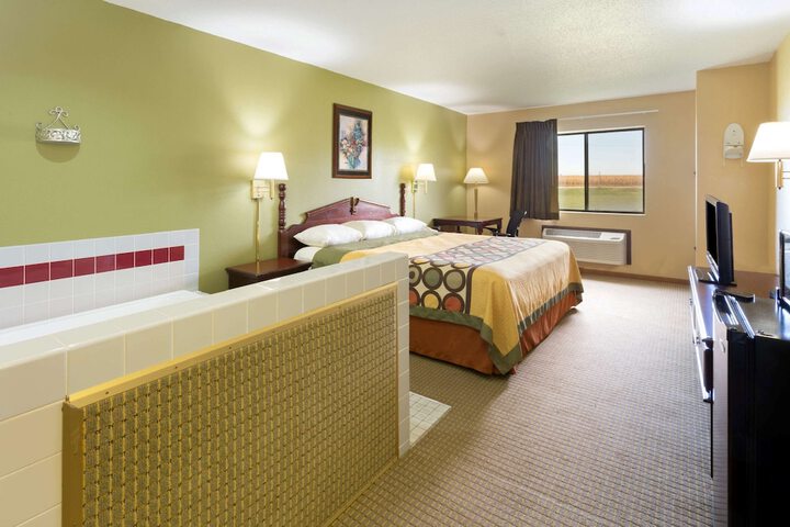 Room 52 of 73