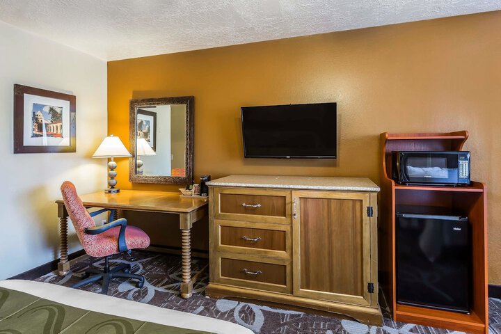 Room 14 of 24