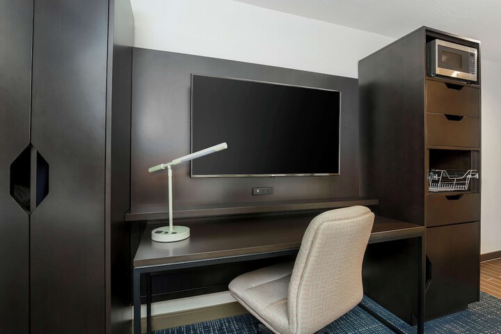 Room 19 of 53