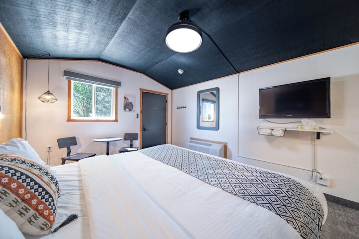 Hansen Inn and Cabins