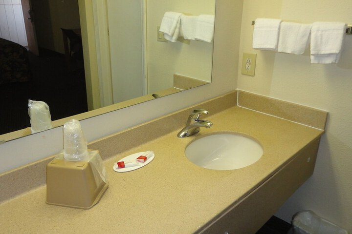 Room 10 of 21