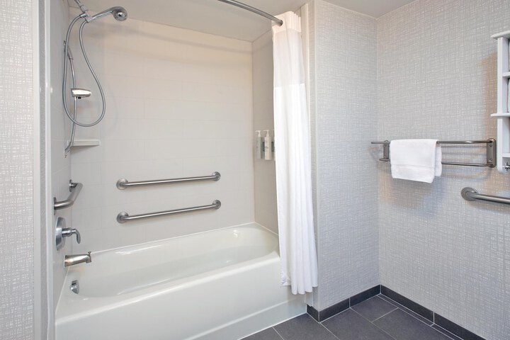 Hampton Inn & Suites St. Cloud MN