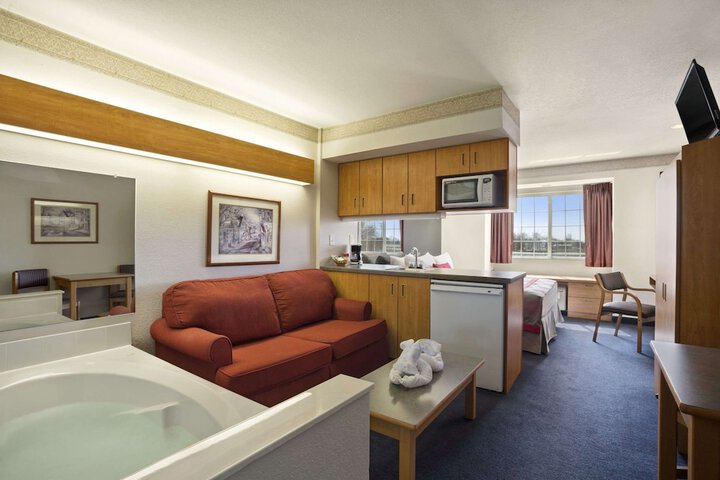 Room 18 of 23