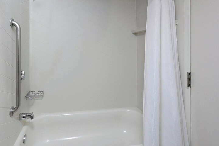 Room 13 of 29