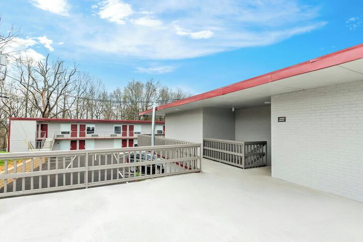 Red Roof Inn Radcliff - Fort Knox