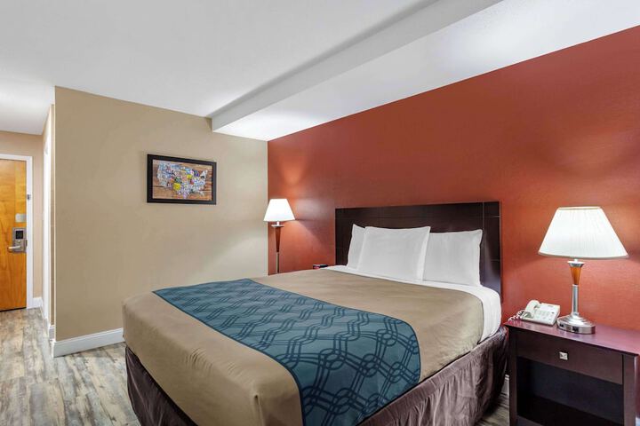 Room 33 of 50