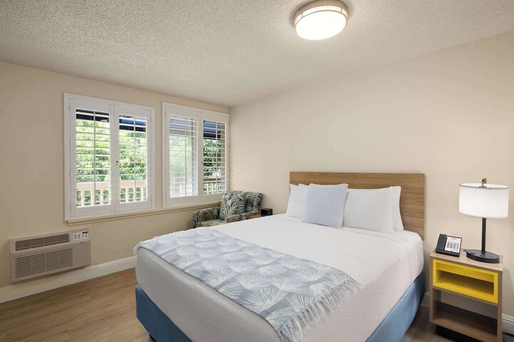 Days Inn by Wyndham Maui Oceanfront