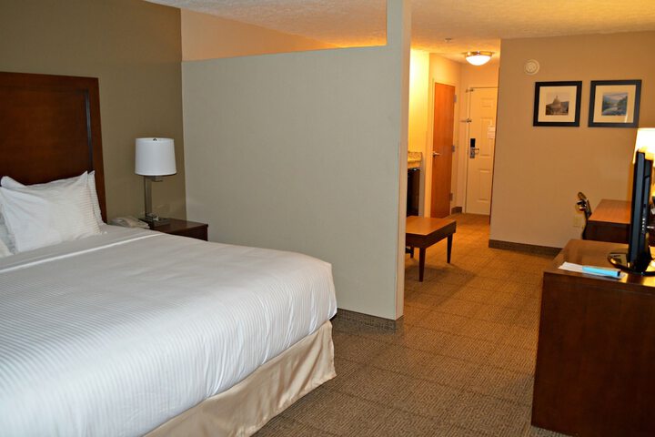 Room 12 of 32