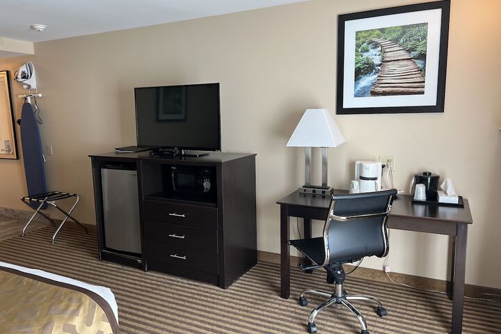 Room 25 of 42