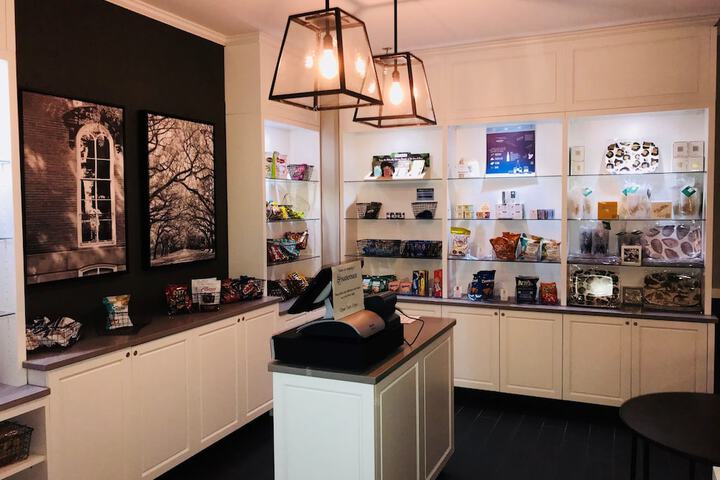Gift Shop 101 of 102