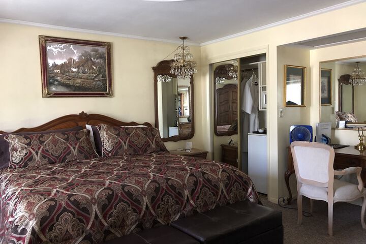 Room 27 of 42