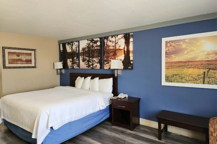 Room 6 of 27