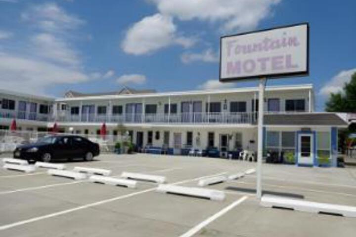 Hotel 7 of 27