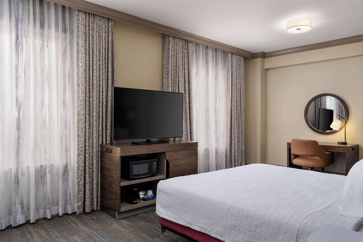 Room 48 of 74