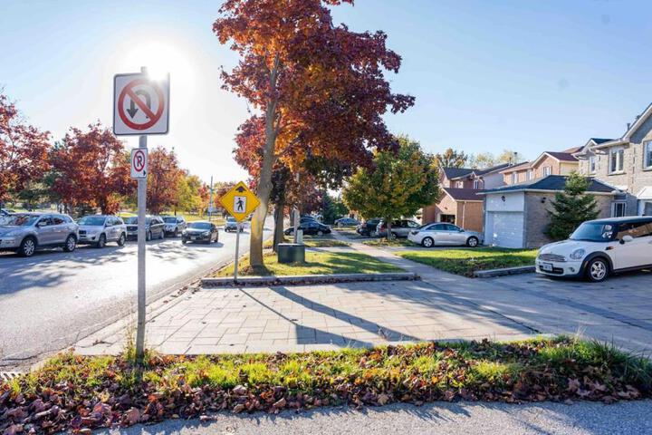 Adorable 3 Bedroom Apartment with Free Parking