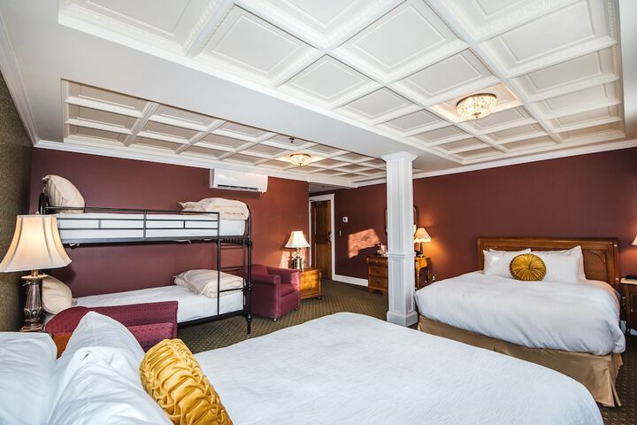 Room 33 of 62