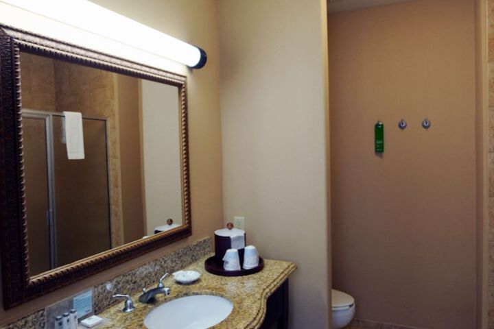 Room 50 of 123