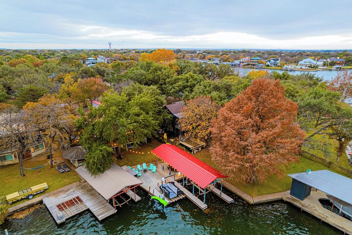 Lake LBJ Waterfront Family-friendly Retreat!