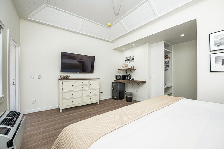 Casey Key Resorts - Beachfront