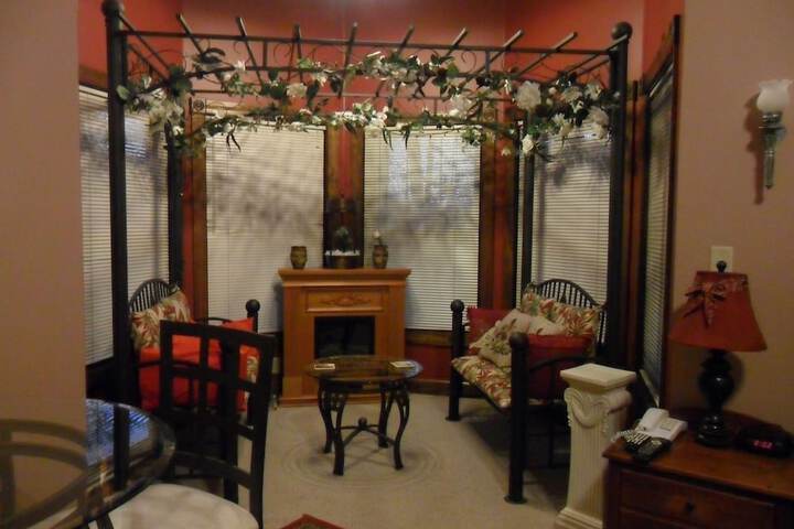 Spruce Hill Inn and Cottages