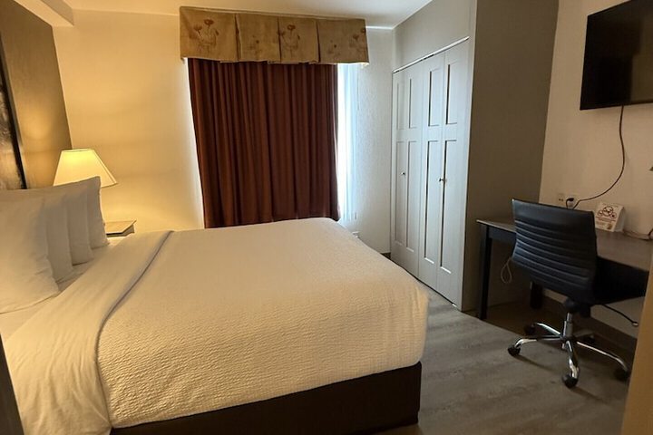 Super 8 by Wyndham Dawson Creek