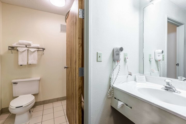 Room 15 of 22