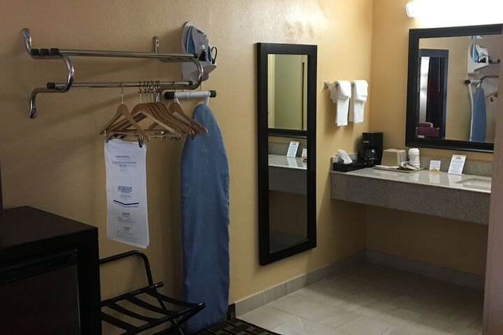 Room 15 of 25