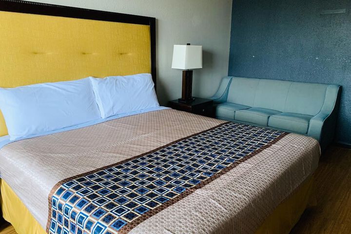Room 3 of 12