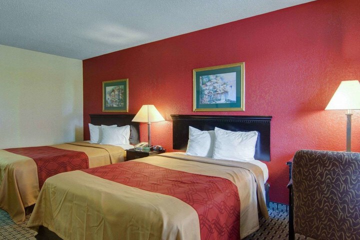 Room 14 of 28