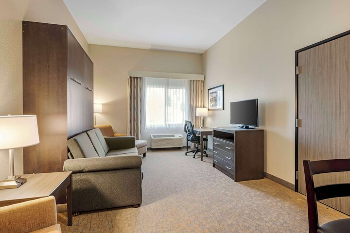 Room 30 of 77