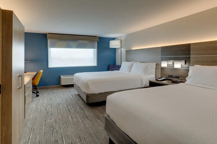 Room 43 of 64