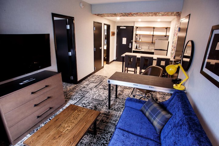 Room 15 of 48