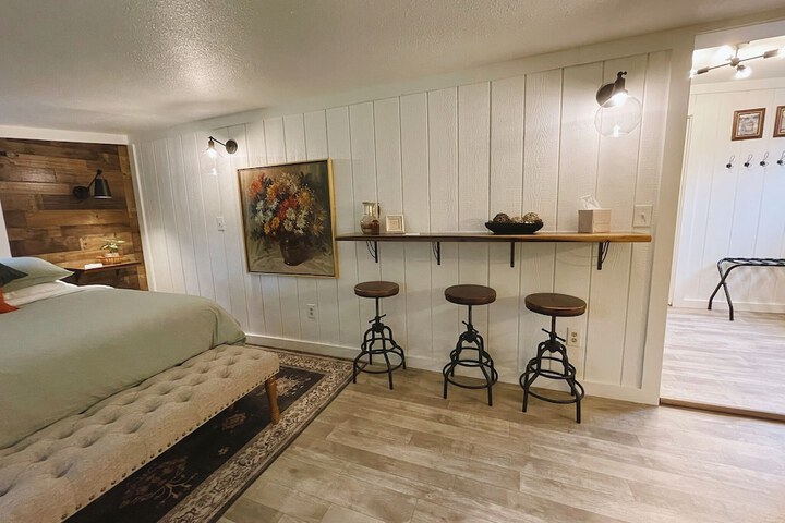 Emerald Valley Inn
