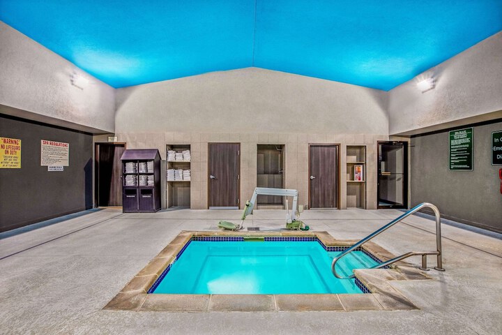 Pool 6 of 31