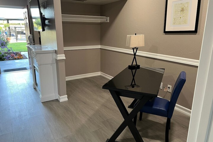 Room 10 of 51