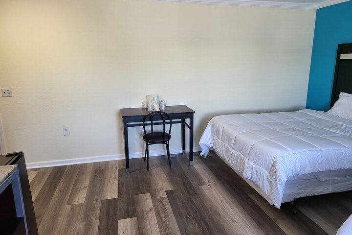 Budget Inn & Suites