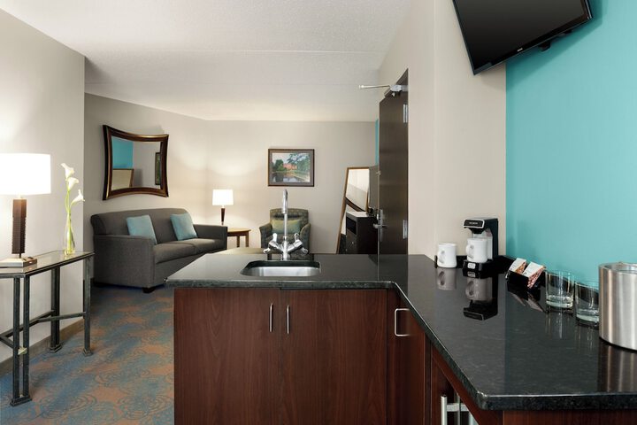 Room 21 of 38