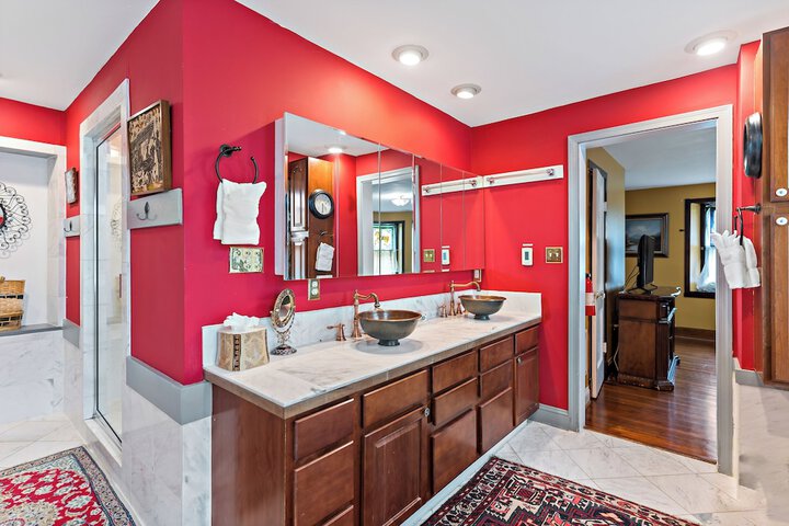 Stone Manor Boutique Inn