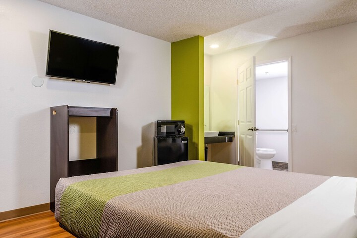 Room 14 of 21