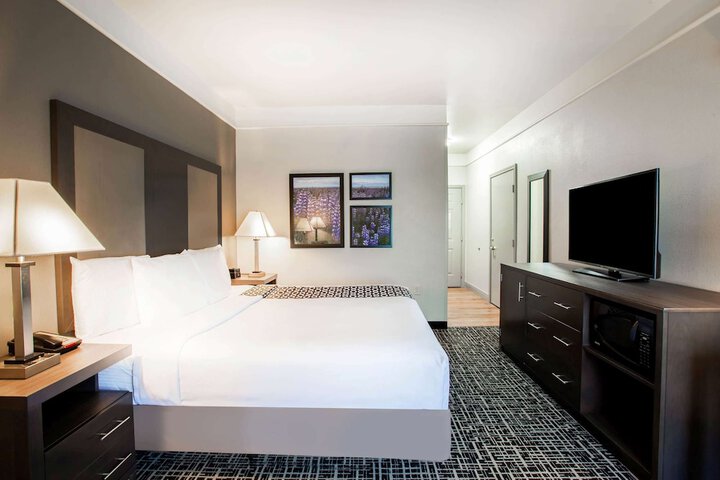 Room 22 of 35