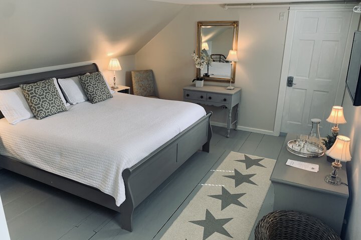 Room 36 of 65