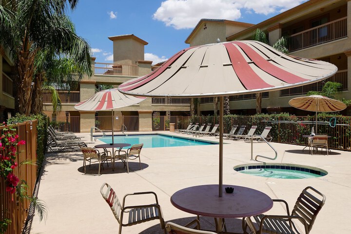 Pool 5 of 22
