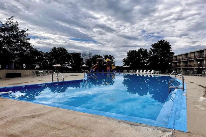 Pool 12 of 72