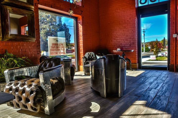 Lounge 58 of 71