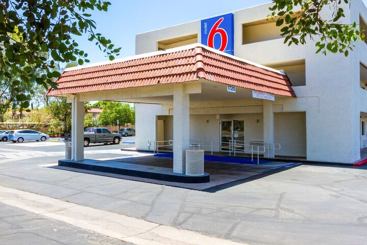 Hotel 2 of 25