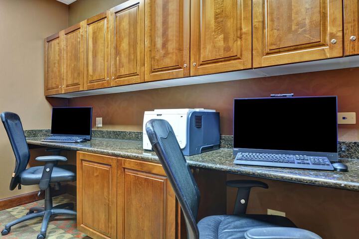 Business Center 44 of 44